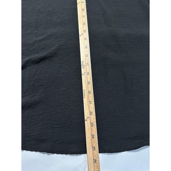 Entro Boutique Black Short Sleeve Rolled Cuff Size M Relaxed Fit Closet Staple - Picture 11 of 11